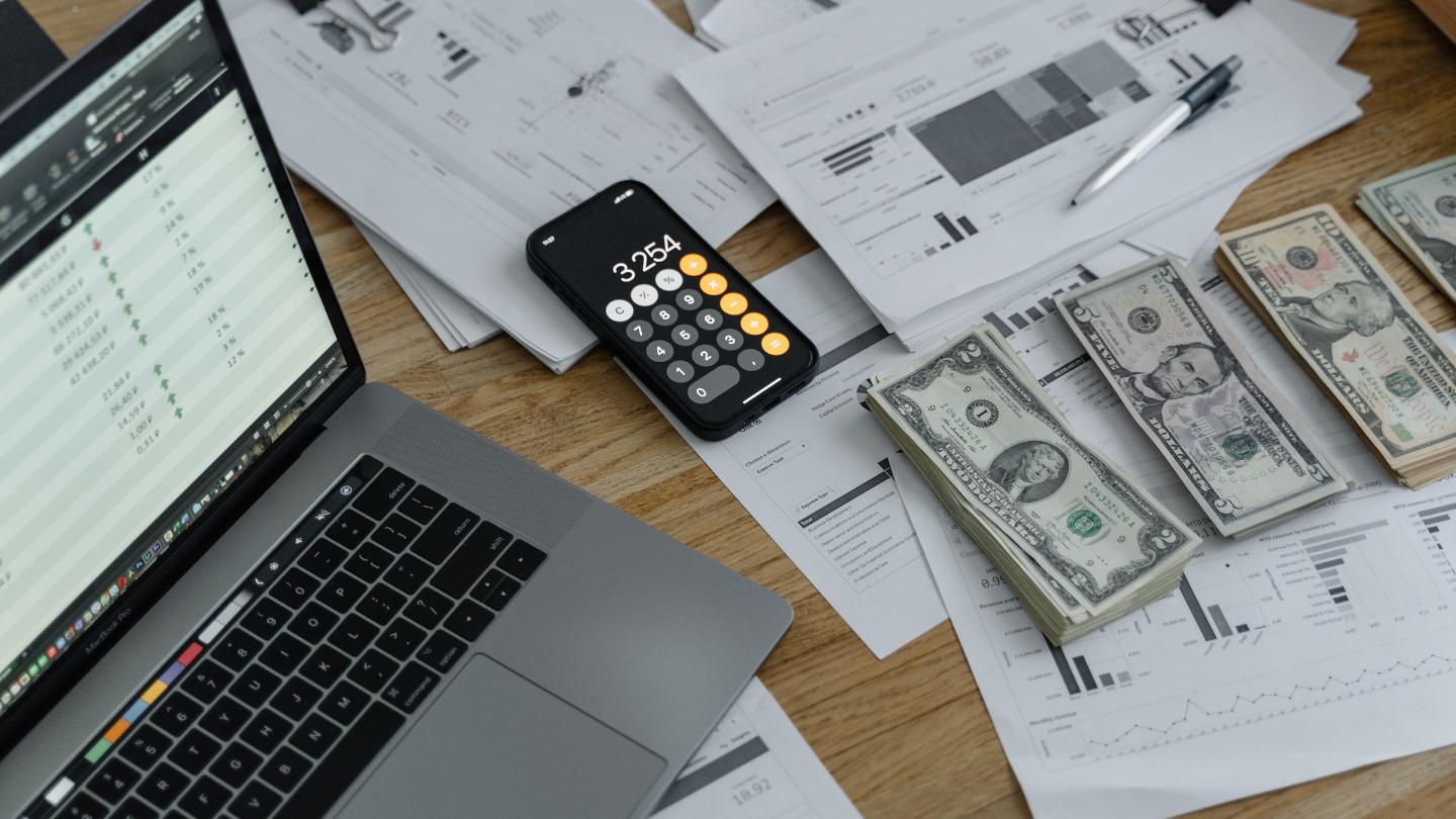 Cash vs Accrual Accounting Which Is Best for Your Business (2)